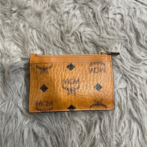 MCM Camera Bag in Visetos Original and Tracy Zip Card Case in Visetos Bundle - Picture 8 of 8